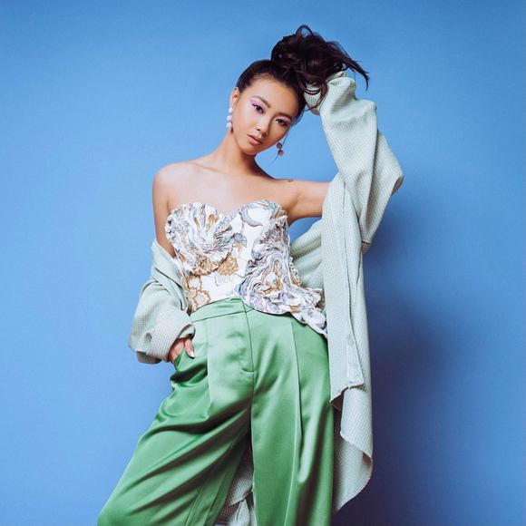 Meet your Posher, Jade - Picture 1 of 1